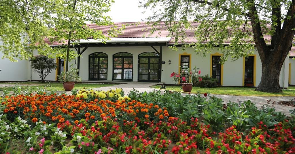 Hubertus Hof Landhotel Balatonfenyves Exterior photo