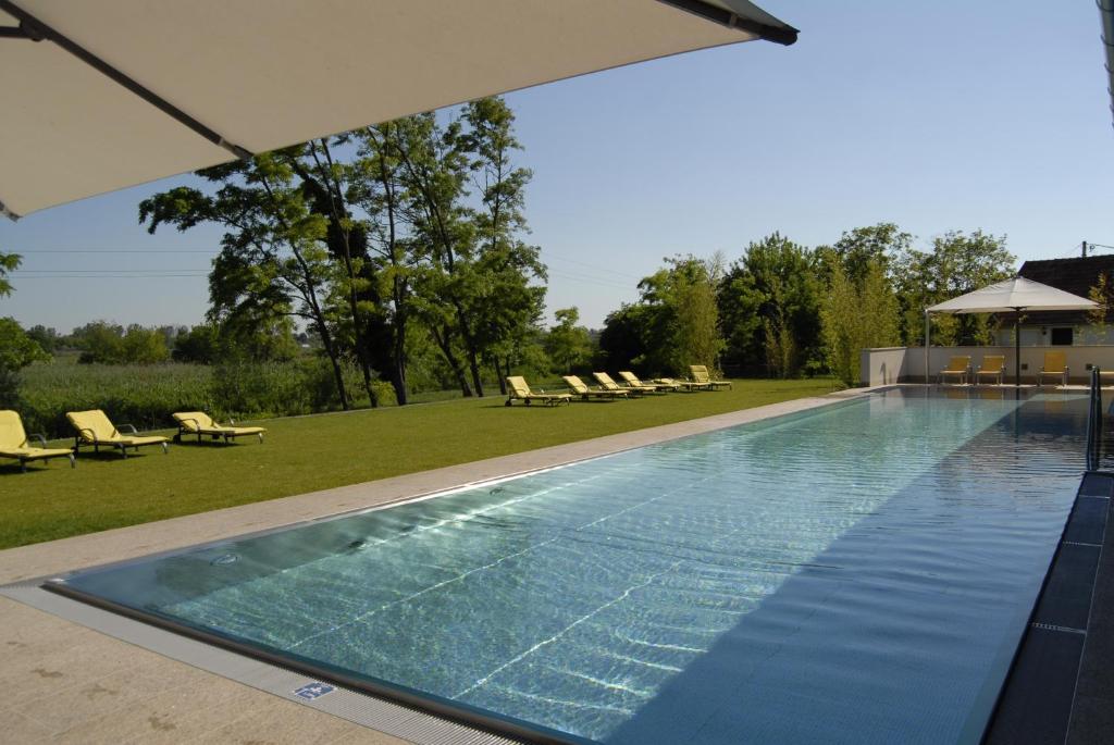Hubertus Hof Landhotel Balatonfenyves Exterior photo