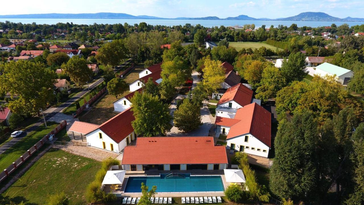 Hubertus Hof Landhotel Balatonfenyves Exterior photo